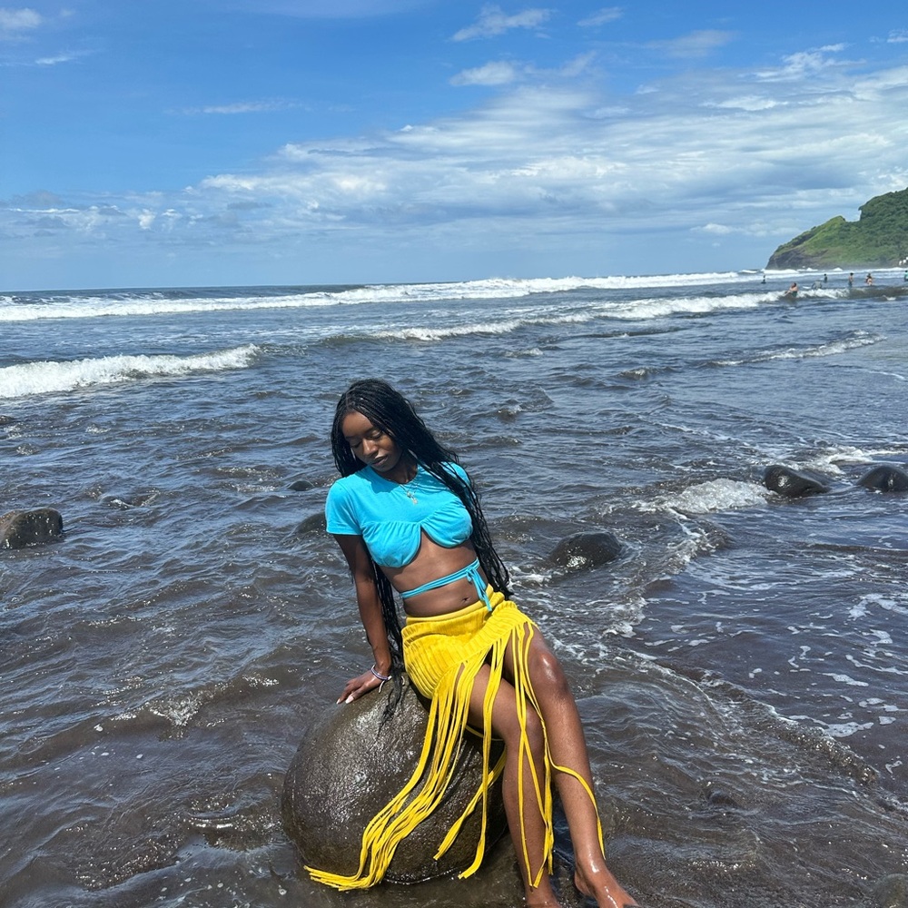 JACQUEMUS ASO
Blue Le Chouchou 'Le T-Shirt Baci' T-Shirt